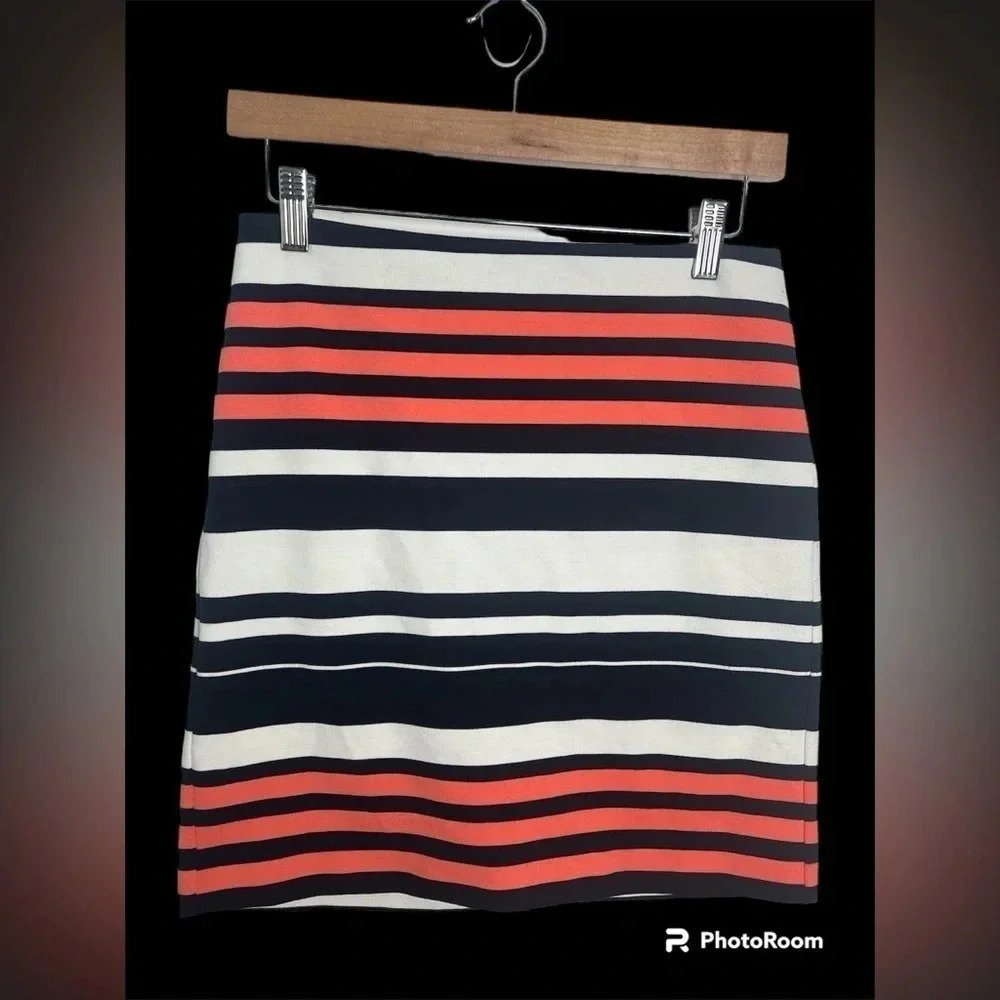 ANN TAYLOR Mini Skirt Size 2P Striped Black White Orange LOFT Petite Back Zip
